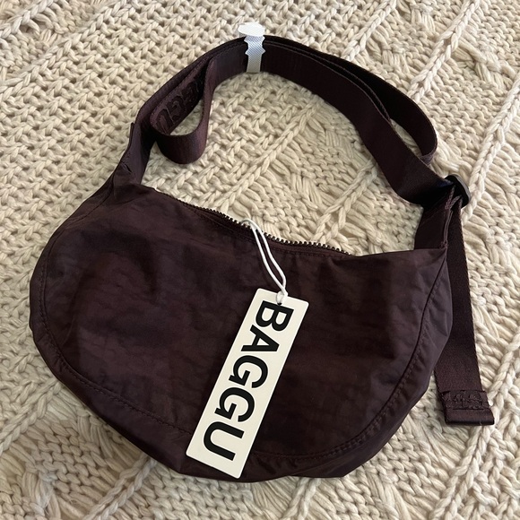 Baggu Chocolate Plum small nylon crescent - Picture 3 of 5